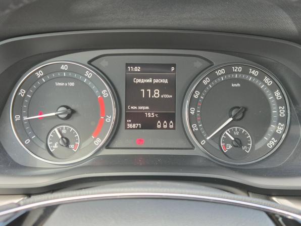 Skoda Octavia IV (A8) с пробегом 2021 года, цена 2 343 000 рублей, 36870 км, лифтбек, Автокод Объявления