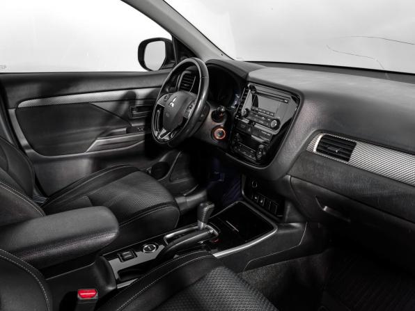 Mitsubishi Outlander III Рестайлинг 3 с пробегом 2018 года, цена 1 649 000 рублей, 219485 км, внедорожник, Автокод Объявления