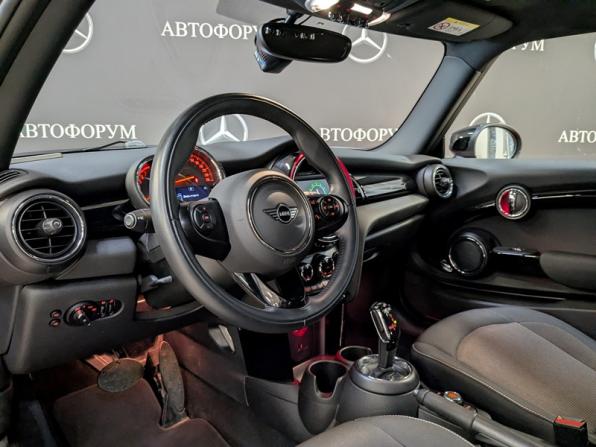 Mini Hatch III (F55/F56) Рестайлинг с пробегом 2020 года, цена 2 350 000 рублей, 51000 км, хэтчбек, Автокод Объявления