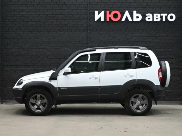 Chevrolet Niva I Рестайлинг с пробегом 2017 года, цена 800 000 рублей, 98231 км, внедорожник, Автокод Объявления