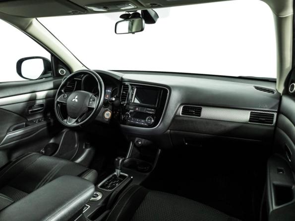 Mitsubishi Outlander III Рестайлинг 2 с пробегом 2016 года, цена 1 359 585 рублей, 202248 км, внедорожник, Автокод Объявления