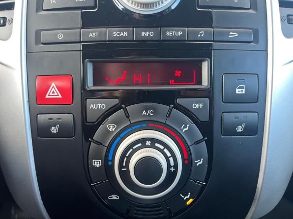 Kia Venga I с пробегом 2012 года, цена 930 000 рублей, 138776 км, минивэн, Автокод Объявления