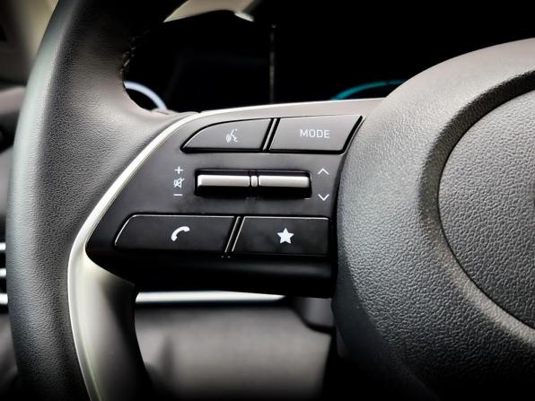 Hyundai Elantra VII (CN7) Рестайлинг с пробегом 2024 года, цена 2 220 000 рублей, 22800 км, седан, Автокод Объявления