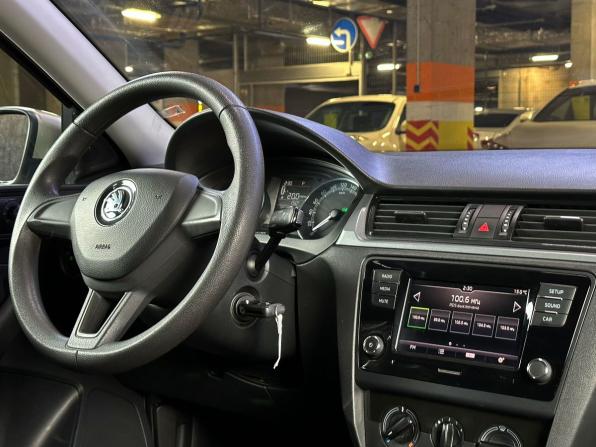 Skoda Rapid I Рестайлинг с пробегом 2018 года, цена 1 379 000 рублей, 102000 км, лифтбек, Автокод Объявления