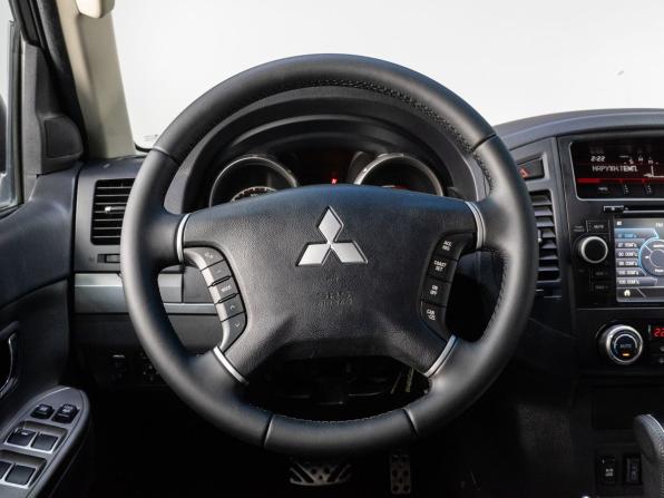 Mitsubishi Pajero IV Рестайлинг 1 с пробегом 2014 года, цена 2 270 000 рублей, 245875 км, внедорожник, Автокод Объявления