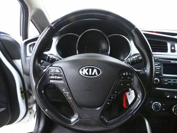 Kia Ceed II с пробегом 2014 года, цена 871 000 рублей, 159900 км, универсал, Автокод Объявления