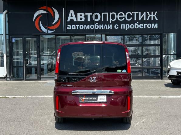 Honda Stepwgn V с пробегом 2015 года, цена 1 777 000 рублей, 174109 км, минивэн, Автокод Объявления