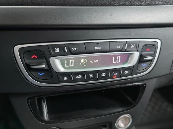 Renault Fluence I Рестайлинг с пробегом 2014 года, цена 795 000 рублей, 131652 км, седан, Автокод Объявления