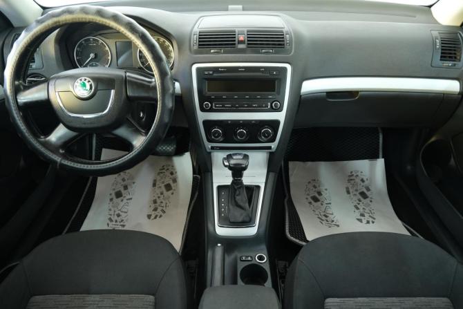 Skoda Octavia II (A5) Рестайлинг с пробегом 2011 года, цена 779 000 рублей, 184000 км, лифтбек, Автокод Объявления