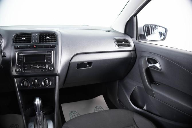 Volkswagen Polo V Рестайлинг с пробегом 2017 года, цена 1 399 000 рублей, 283540 км, седан, Автокод Объявления