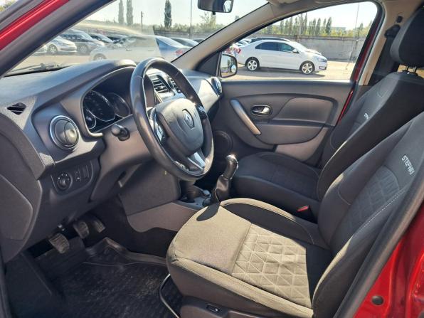 Renault Sandero II с пробегом 2017 года, цена 849 000 рублей, 174810 км, хэтчбек, Автокод Объявления