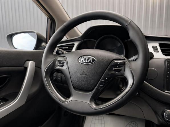 Kia Ceed II с пробегом 2013 года, цена 877 000 рублей, 136236 км, хэтчбек, Автокод Объявления