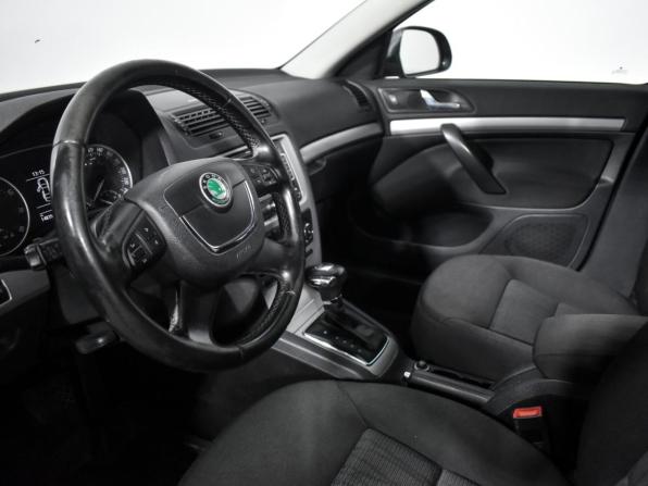 Skoda Octavia II (A5) Рестайлинг с пробегом 2012 года, цена 970 000 рублей, 149001 км, лифтбек, Автокод Объявления