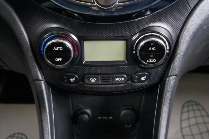 Hyundai Solaris I с пробегом 2012 года, цена 899 000 рублей, 192356 км, хэтчбек, Автокод Объявления