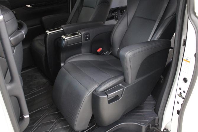 Toyota Alphard III Рестайлинг с пробегом 2019 года, цена 6 148 000 рублей, 64958 км, минивэн, Автокод Объявления