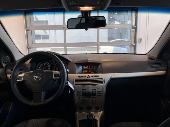 Opel Astra H Рестайлинг с пробегом 2008 года, цена 362 000 рублей, 301085 км, седан, Автокод Объявления
