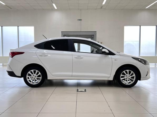 Hyundai Solaris II Рестайлинг с пробегом 2021 года, цена 1 630 000 рублей, 99916 км, седан, Автокод Объявления