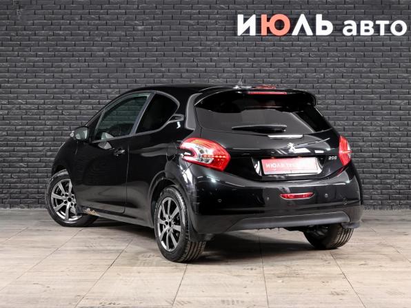 Peugeot 208 I с пробегом 2013 года, цена 700 000 рублей, 77641 км, хэтчбек, Автокод Объявления