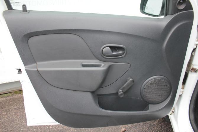 Renault Sandero II с пробегом 2015 года, цена 490 000 рублей, 199201 км, хэтчбек, Автокод Объявления
