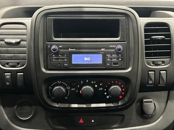 Opel Vivaro B с пробегом 2015 года, цена 1 499 000 рублей, 305100 км, минивэн, Автокод Объявления