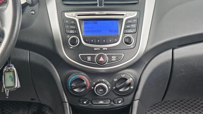 Hyundai Solaris I с пробегом 2012 года, цена 759 000 рублей, 145553 км, хэтчбек, Автокод Объявления