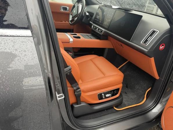 Li Auto (Lixiang) L9 I с пробегом 2023 года, цена 6 500 000 рублей, 62516 км, внедорожник, Автокод Объявления