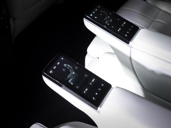 Voyah Dream I Рестайлинг с пробегом 2025 года, цена 6 900 000 рублей, 3800 км, минивэн, Автокод Объявления