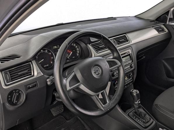Skoda Rapid I с пробегом 2015 года, цена 1 020 000 рублей, 126466 км, лифтбек, Автокод Объявления