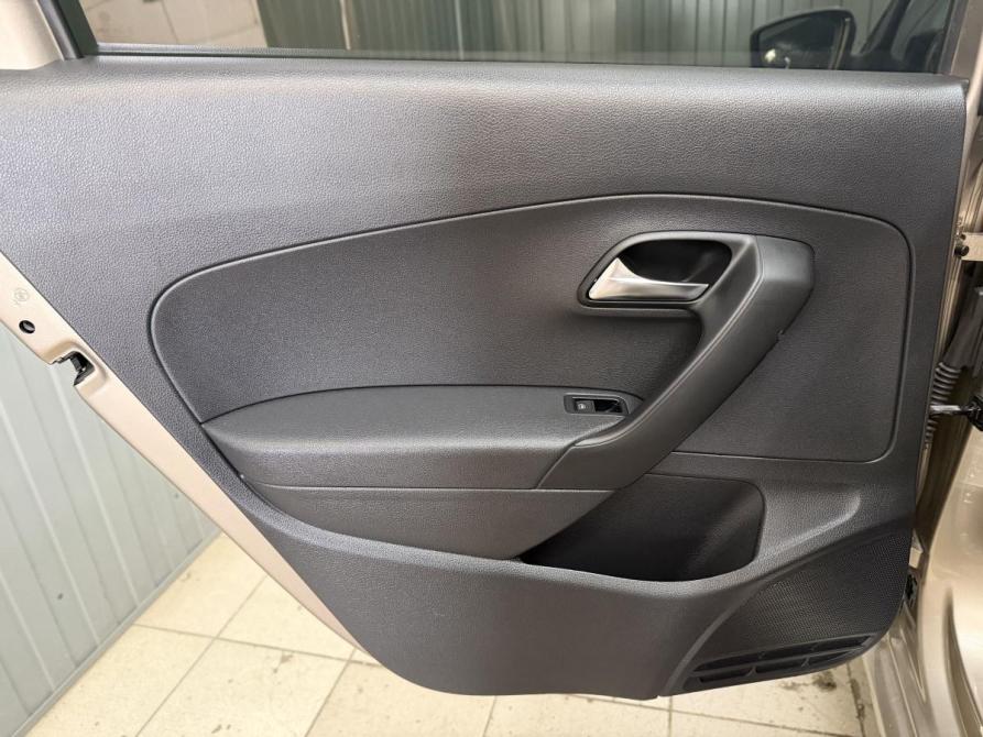 Volkswagen Polo V Рестайлинг Магнитогорск  - изображение 14
