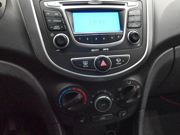 Hyundai Solaris I с пробегом 2013 года, цена 750 000 рублей, 207689 км, седан, Автокод Объявления