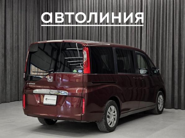 Honda Stepwgn V с пробегом 2016 года, цена 1 449 000 рублей, 184000 км, минивэн, Автокод Объявления