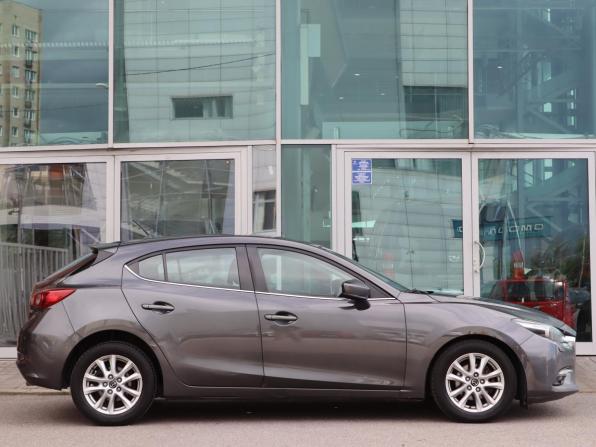 Mazda 3 III (BM) Рестайлинг с пробегом 2016 года, цена 950 000 рублей, 288451 км, хэтчбек, Автокод Объявления