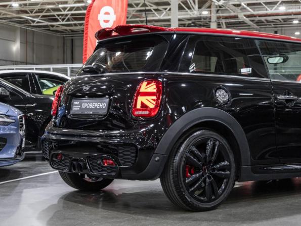 Mini Hatch III (F55/F56) Рестайлинг с пробегом 2019 года, цена 2 780 000 рублей, 54711 км, хэтчбек, Автокод Объявления