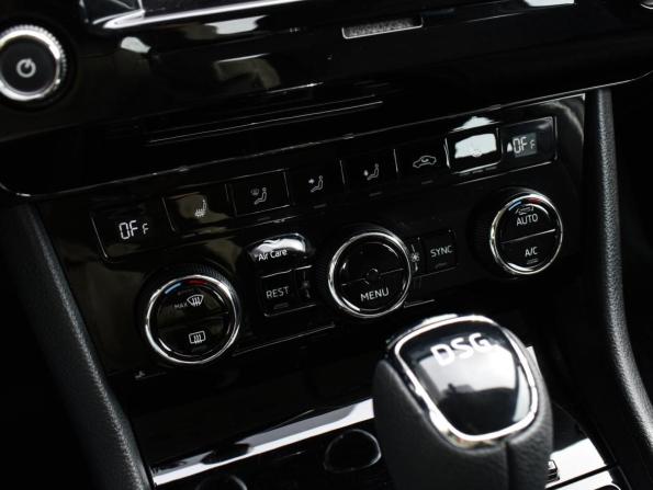 Skoda Superb III с пробегом 2018 года, цена 1 950 000 рублей, 72750 км, лифтбек, Автокод Объявления