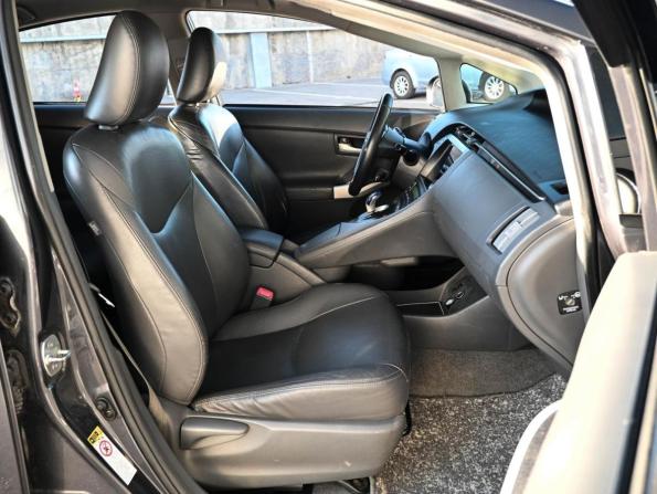 Toyota Prius III Рестайлинг (XW30) с пробегом 2011 года, цена 949 000 рублей, 367061 км, лифтбек, Автокод Объявления