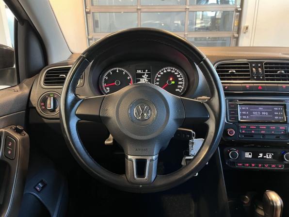Volkswagen Polo V с пробегом 2014 года, цена 1 045 000 рублей, 94877 км, седан, Автокод Объявления