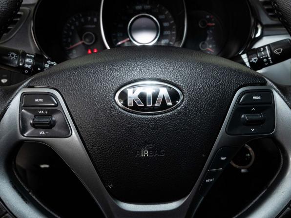 Kia Rio III Рестайлинг с пробегом 2017 года, цена 1 008 000 рублей, 184750 км, седан, Автокод Объявления