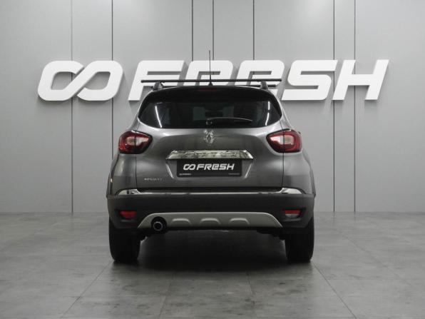 Renault Kaptur I с пробегом 2017 года, цена 1 244 000 рублей, 125277 км, внедорожник, Автокод Объявления