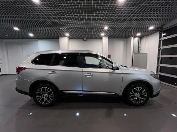 Mitsubishi Outlander III Рестайлинг 2 с пробегом 2017 года, цена 1 739 000 рублей, 201953 км, внедорожник, Автокод Объявления