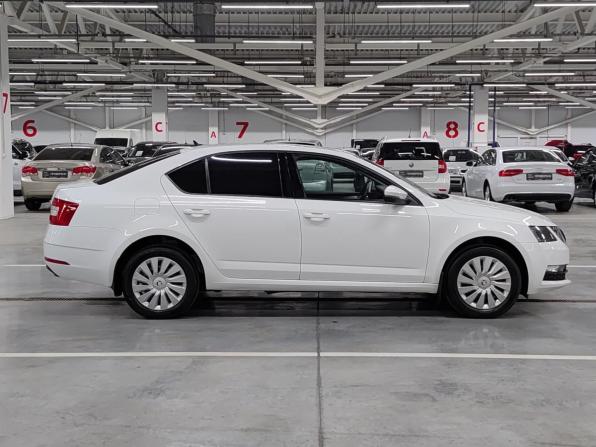 Skoda Octavia III (A7) Рестайлинг с пробегом 2018 года, цена 1 580 000 рублей, 158465 км, лифтбек, Автокод Объявления