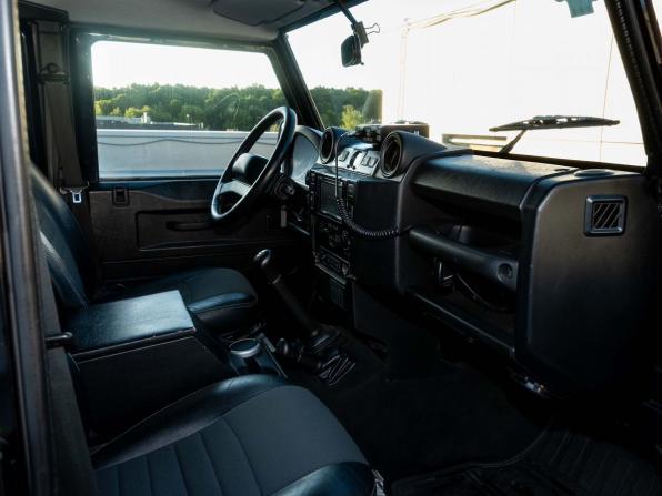 Land Rover Defender I Рестайлинг с пробегом 2011 года, цена 2 969 000 рублей, 83300 км, внедорожник, Автокод Объявления