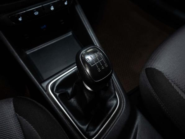 Hyundai Solaris II Рестайлинг с пробегом 2021 года, цена 1 548 000 рублей, 76000 км, седан, Автокод Объявления