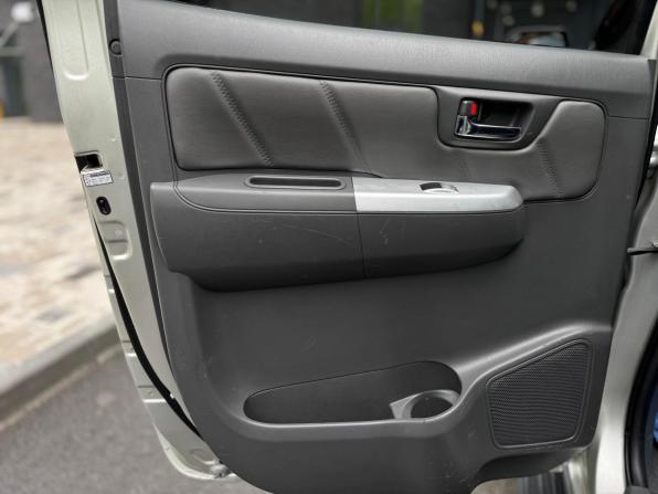 Toyota Hilux VII Рестайлинг с пробегом 2012 года, цена 1 970 000 рублей, 254000 км, пикап, Автокод Объявления