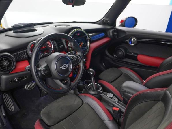 Mini Hatch III (F55/F56) с пробегом 2017 года, цена 2 649 874 рубля, 99602 км, хэтчбек, Автокод Объявления