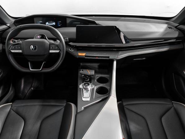 Changan UNI-V I с пробегом 2024 года, цена 2 150 000 рублей, 38500 км, лифтбек, Автокод Объявления