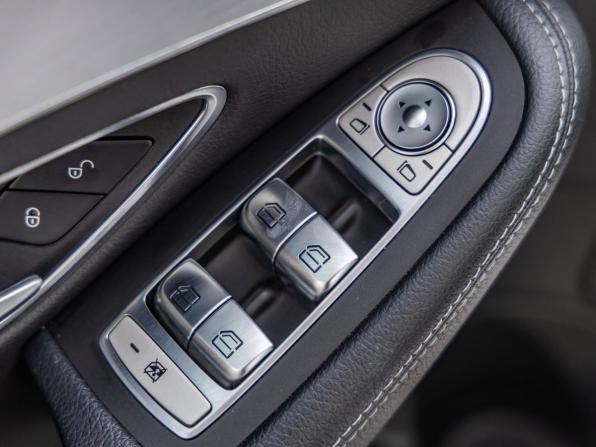 Mercedes-Benz C-Класс IV (W205) Рестайлинг с пробегом 2018 года, цена 2 898 000 рублей, 108019 км, седан, Автокод Объявления