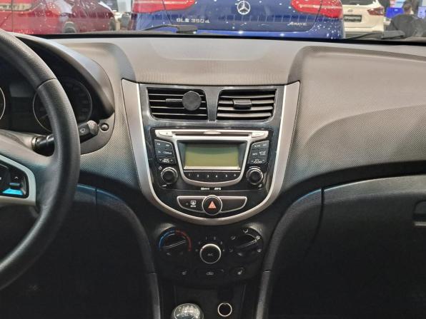 Hyundai Solaris I с пробегом 2013 года, цена 650 000 рублей, 154271 км, седан, Автокод Объявления
