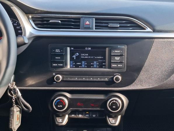 Kia Rio IV Рестайлинг с пробегом 2021 года, цена 1 610 000 рублей, 75870 км, хэтчбек, Автокод Объявления