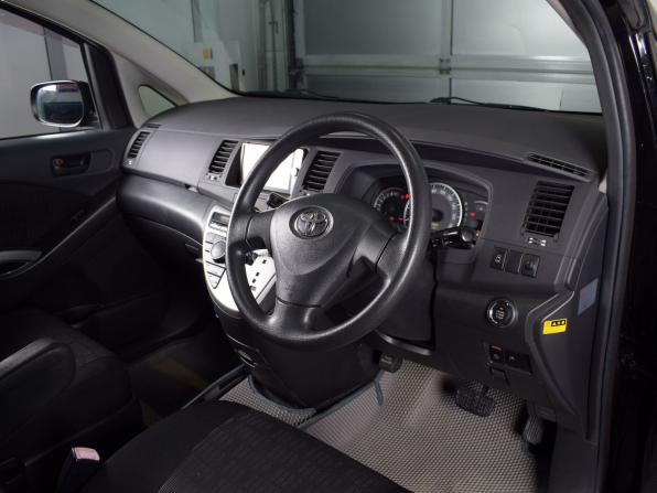 Toyota ISis I Рестайлинг с пробегом 2012 года, цена 1 264 995 рублей, 86627 км, компактвэн, Автокод Объявления