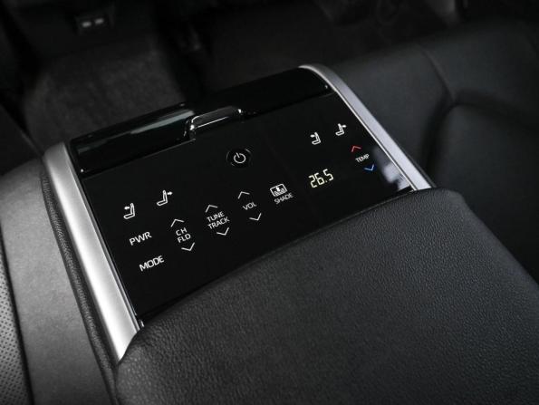 Toyota Camry VIII (XV70) Рестайлинг с пробегом 2023 года, цена 3 389 000 рублей, 87014 км, седан, Автокод Объявления